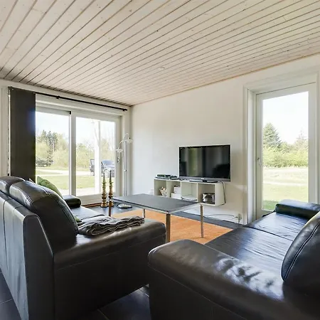 Three-bedroom Holiday In Hébergement de vacances