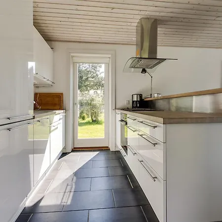 Three-bedroom Holiday In Hals